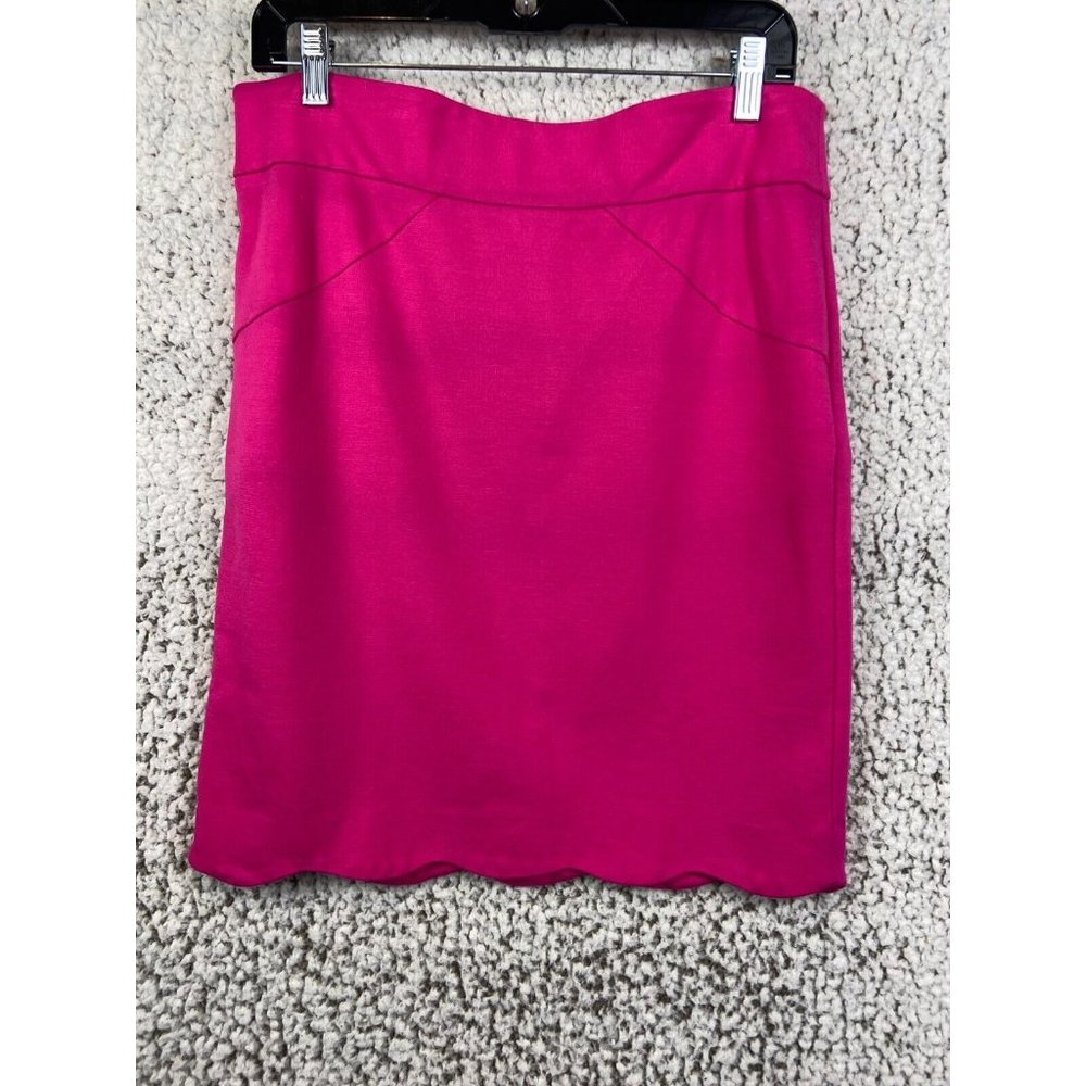 Carmen Marc Valvo pink stretch zipper close short straight skirt scallop hem 10